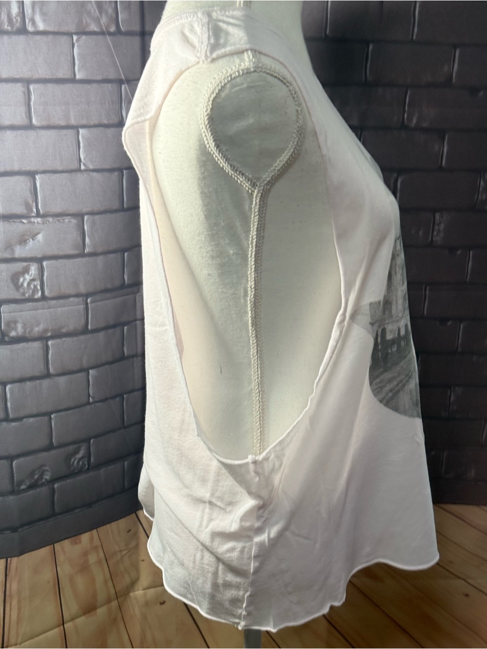 Spiritual Gangster Pale Pink Graphic Muscle Tee - Picture 2 of 15